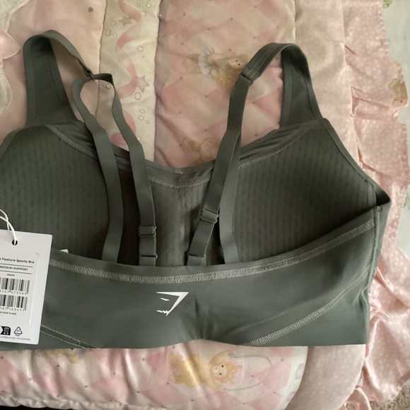 2 Gymshark- STITCH FEATURE SPORTS BRA Medium Support - Picture 5 of 8
